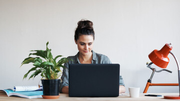 Личный сайт или сторонняя платформа: где лучше вести блог?